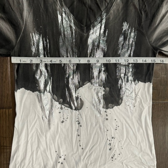 Eva Kayan T-Shirt - Picture 9 of 11